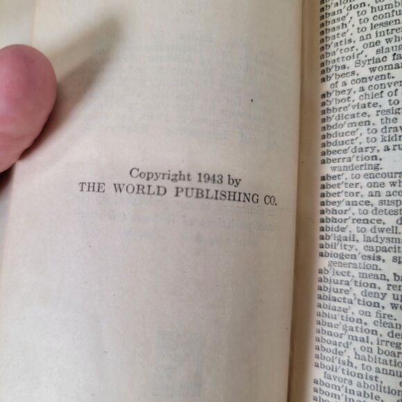 BOOK VINTAGE Little Giant Webster Dictionary Self Pronouncing (1943) Pocket Size - Picture 2 of 5